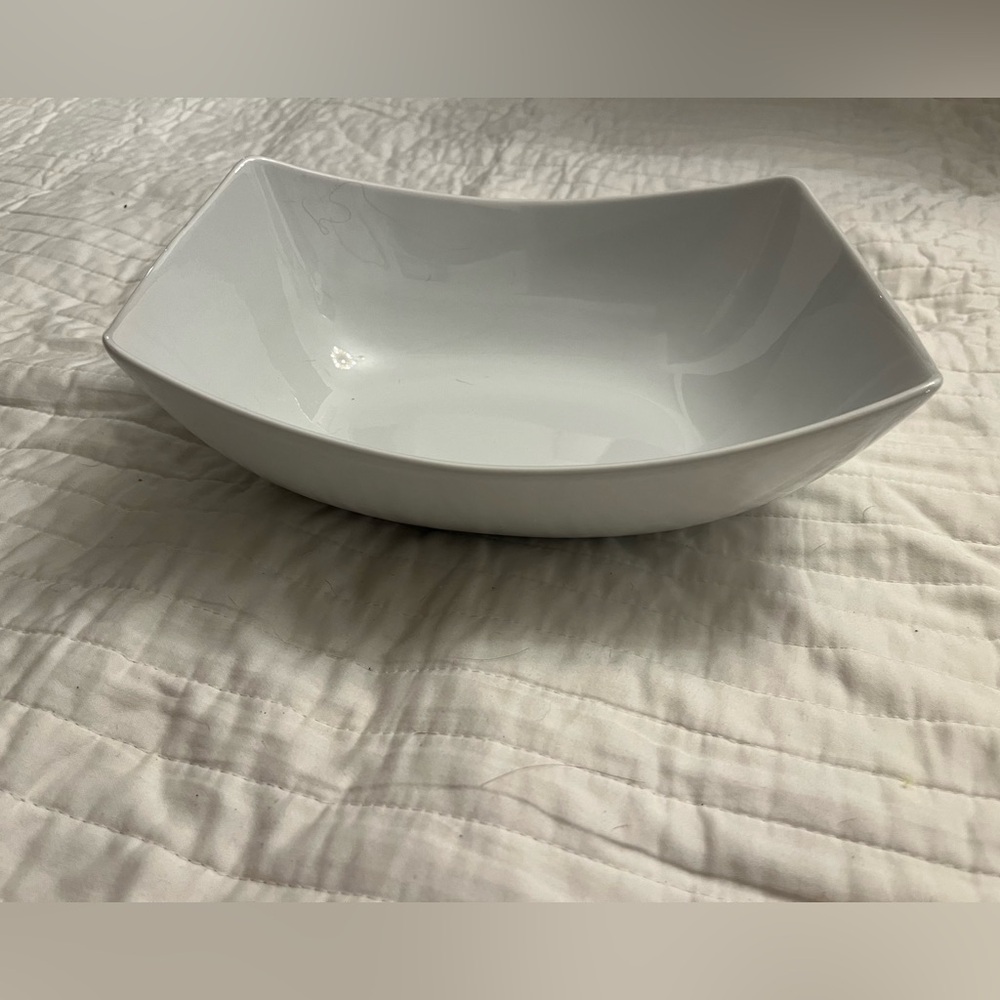 Fitz & Floyd Nevaeh White (Bone) serving bowl